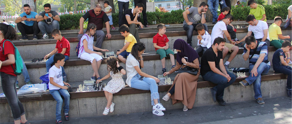 SOKAKTA SATRANÇ VAR Taka Gazete Trabzon Haber Karadeniz Haber