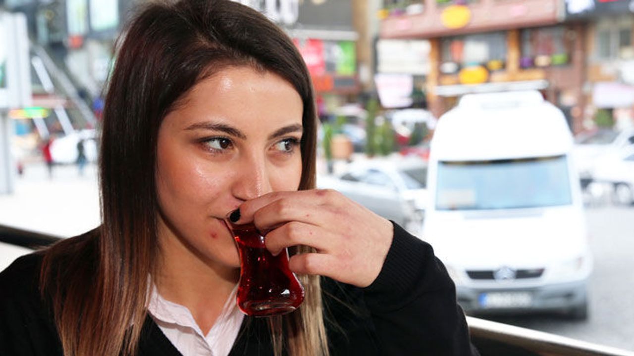 EN ÇOK ÇAYI TÜRKLER İÇİYOR