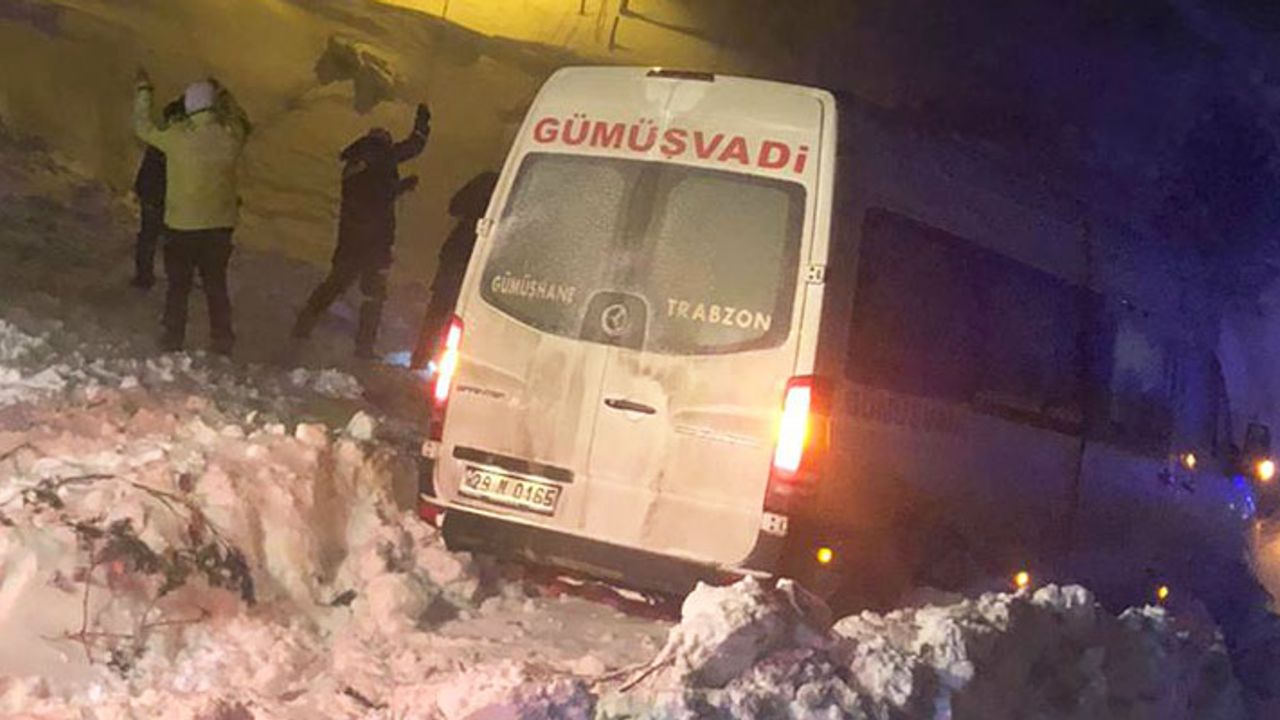 ZİGANA DAĞI GEÇİDİ'NE ÇIĞ DÜŞTÜ