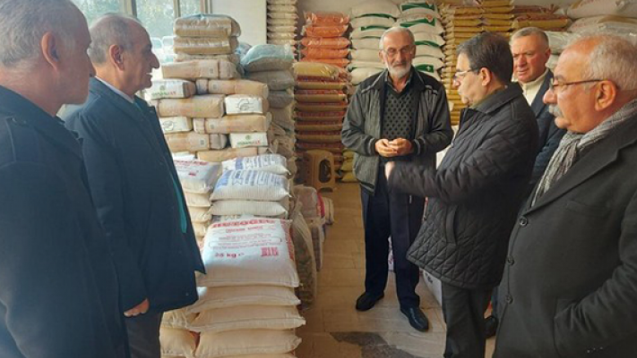 SALTUK DENİZ, SAHADA VATANDAŞI DİNLİYOR