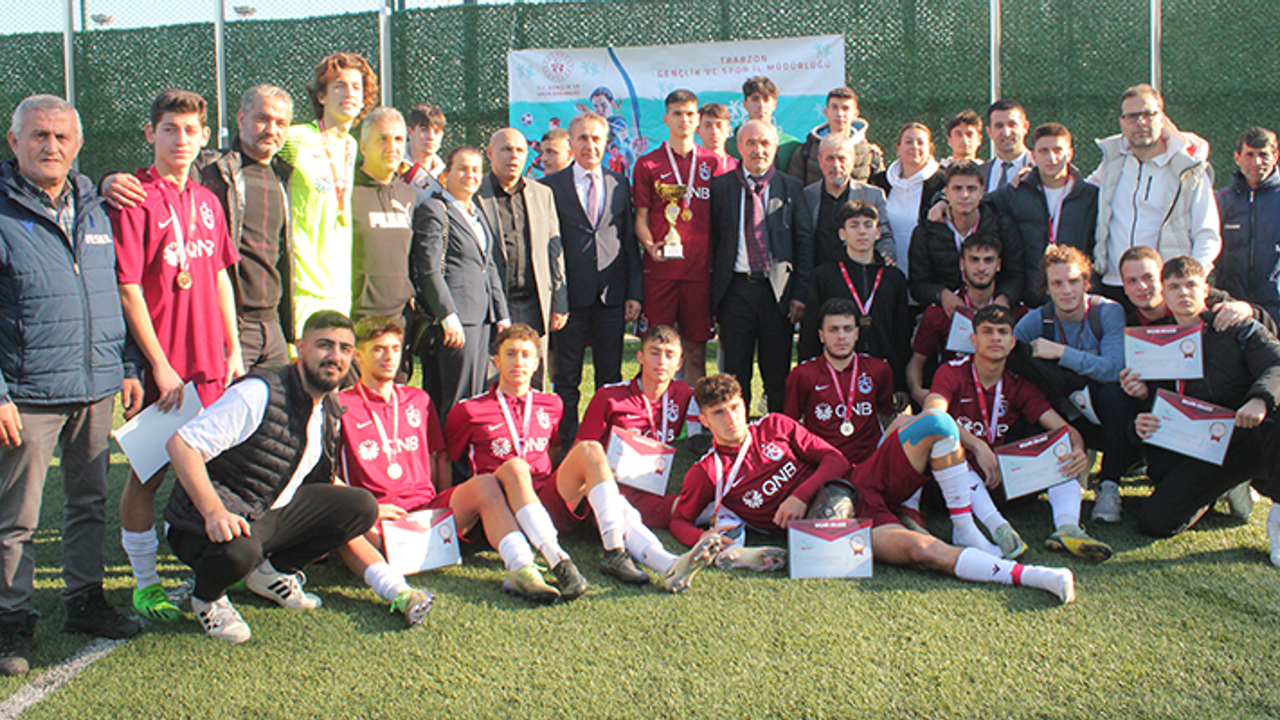 ŞAMPİYON YAVUZ SULTAN SELİM ANADOLU LİSESİ