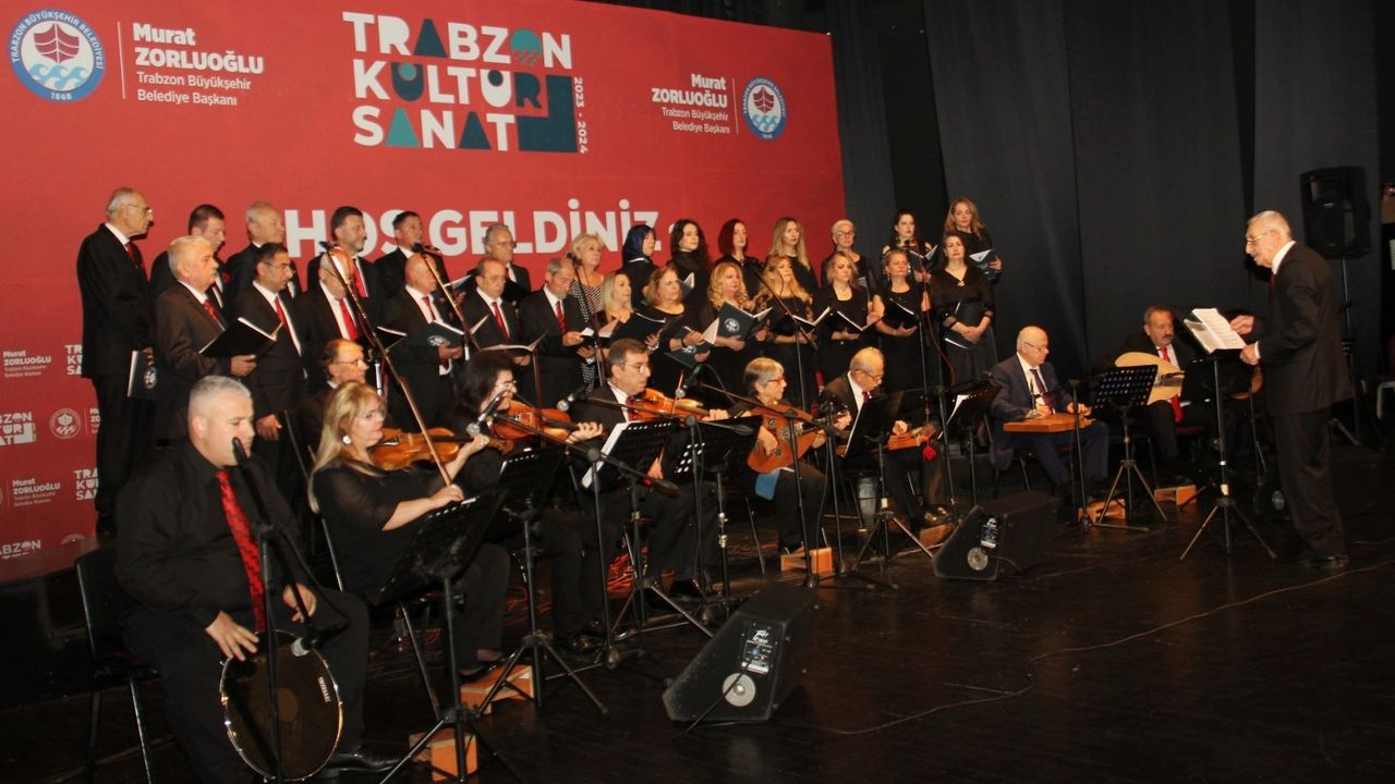Trabzon Büyükşehir Belediyesi TSM Korosu, Büyüleyici 'Kürdilihicazkar Makam Konseri' ile Kulaklarına Hitap Etti