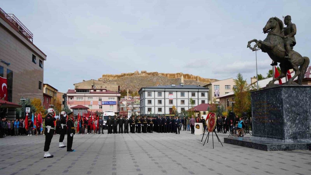 Bayburt’ta 29 Ekim kutlamaları başladı