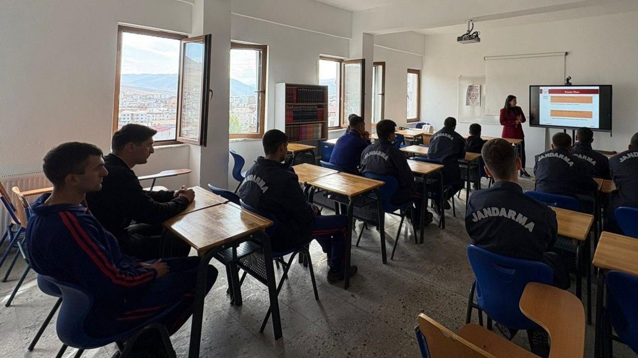 Bayburt’ta ‘Kadına Yönelik Şiddetle Mücadele’ seminerleri devam ediyor