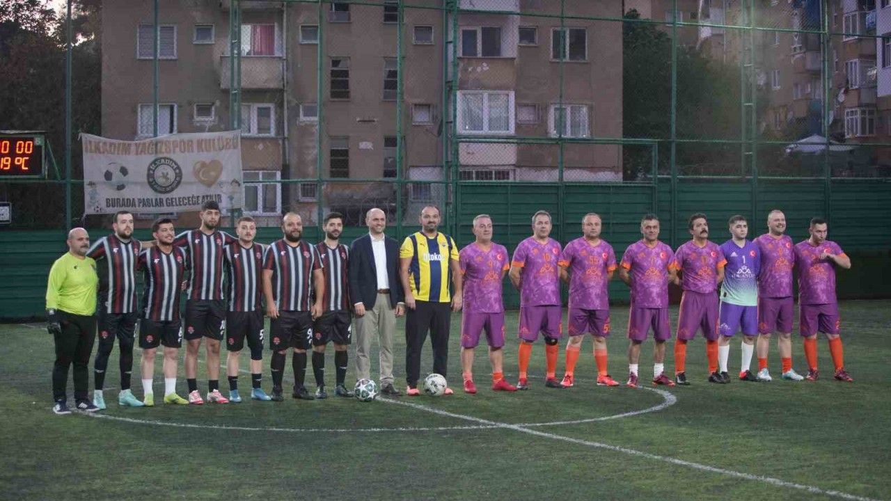 Hastane çalışanları halı sahada ter döktü