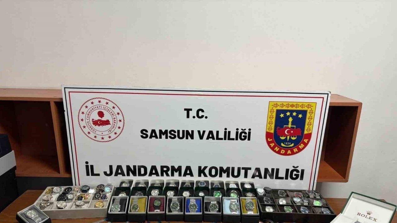 Jandarma ekiplerinden kaçak saat operasyonu