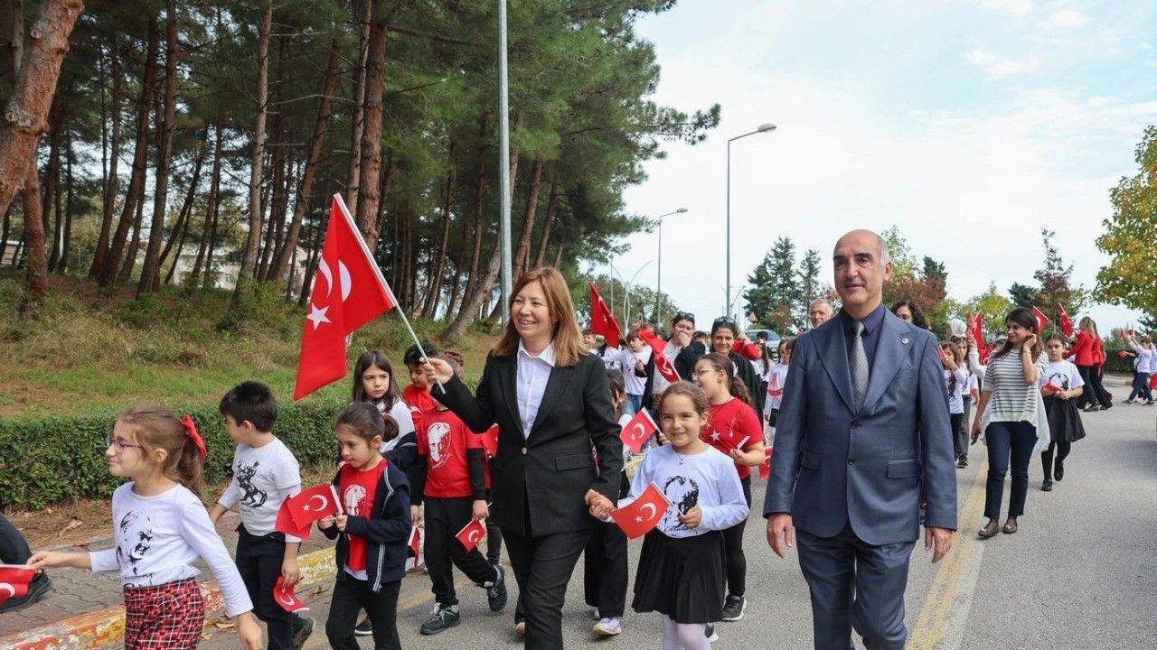 OMÜ’de Cumhuriyet Yürüyüşü