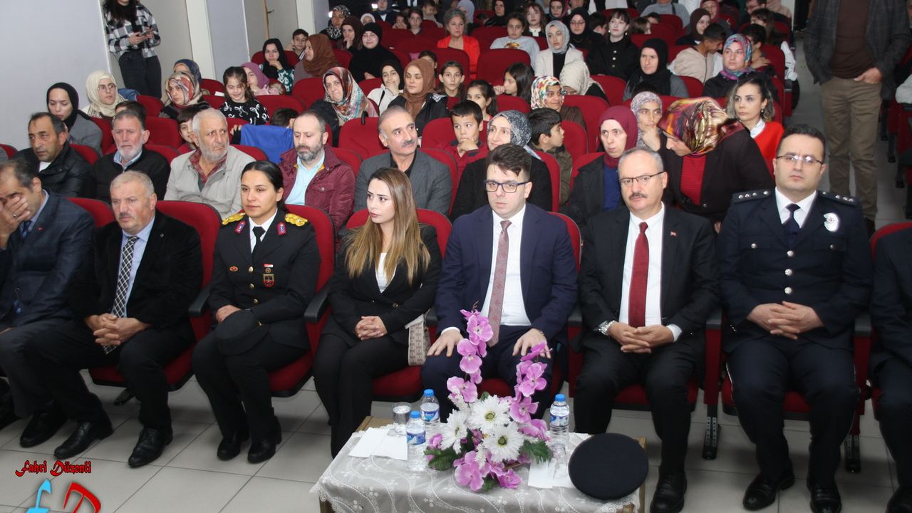 Dernekpazarı’nda Cumhuriyet’in 102. Yılı Coşkuyla Kutlandı