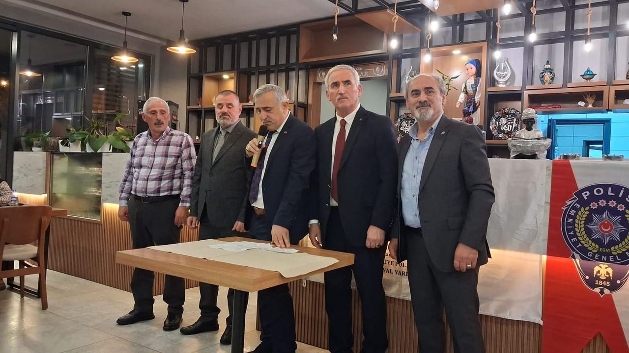 Trabzon'da Emekli Polislerin Cumhuriyet Coşkusu