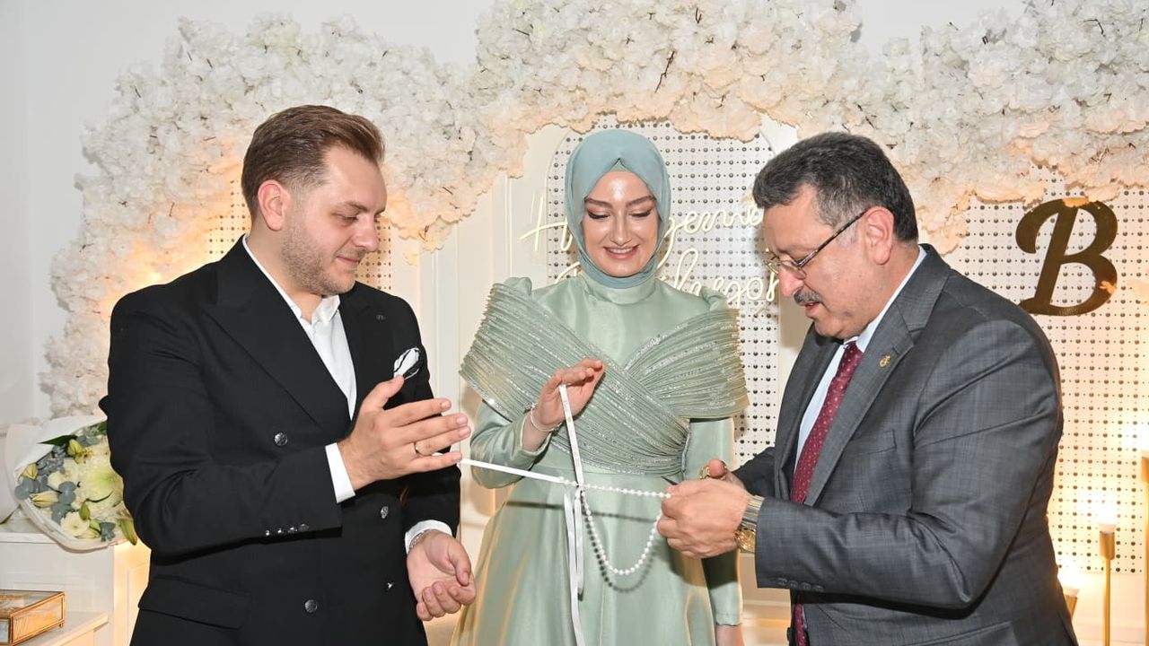 Hasan Eroğlu’nun Kızı Betül, Emre Doğan ile Nişanlandı