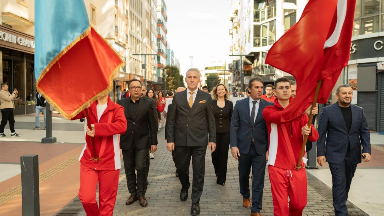 Trabzon Sınav Kolejinde 29 Ekim Cumhuriyet Bayramı Coşkusu