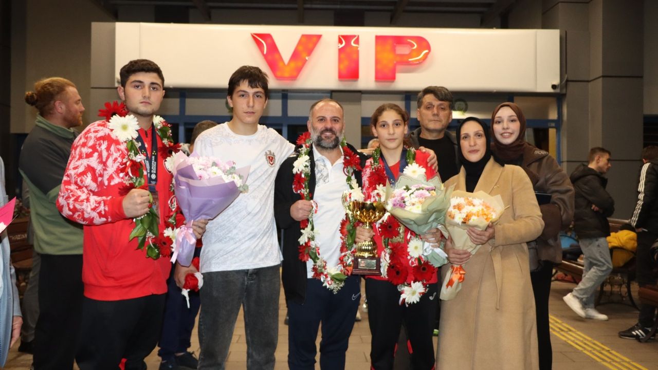 Avrupa Şampiyonları Trabzon’da Coşkuyla Karşılandı! Esmanur ve Burak’tan Tarihi Başarı