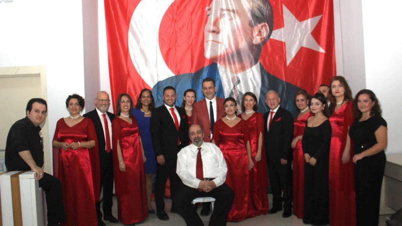 Cumhuriyet’in 102. Yılında Türk Sanat Müziği Büyüsü “Kırmızı Gül” solistler geçidi