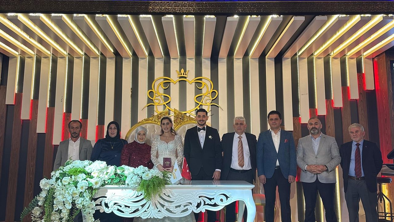 Siyasetçi Hüseyin Uzun, oğlu Burak’ı Koş ailesinin kızı Fatoş ile evlendirdi