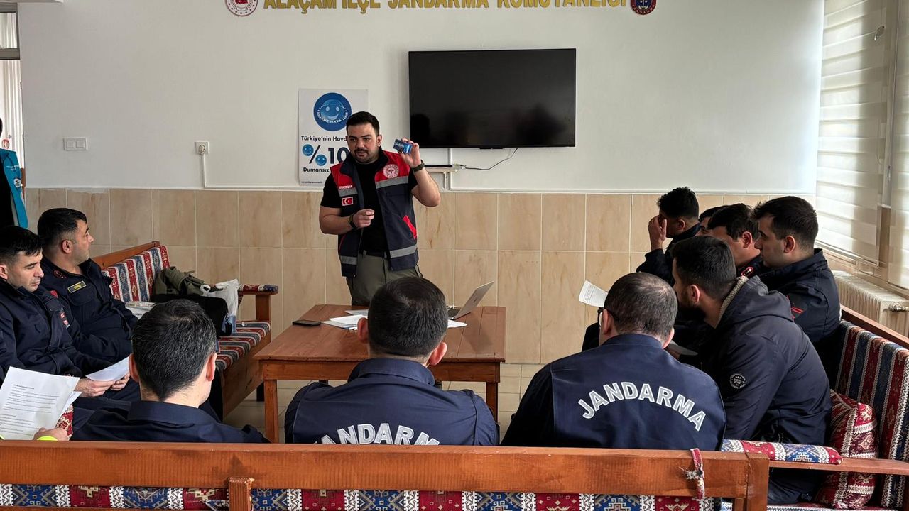Alaçam'da jandarma personeline sigara bağımlılığı eğitimi verildi