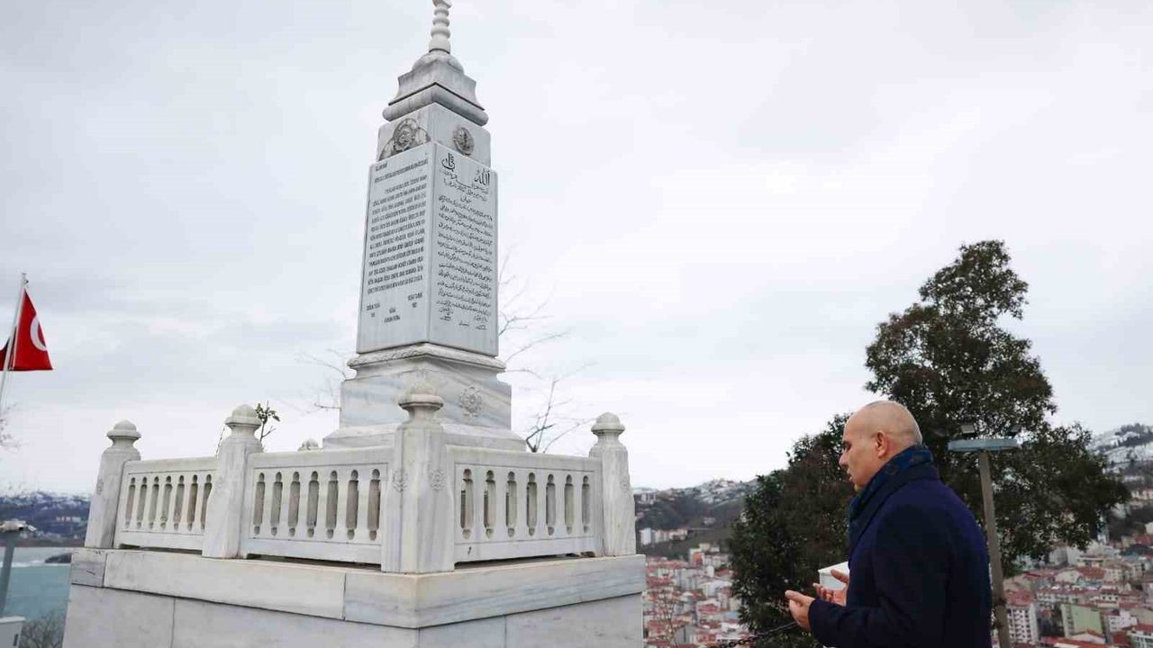 Giresun'un yeni valisi Mustafa Koç ilk ziyaretini Topal Osman Ağa'nın mezarına yaptı