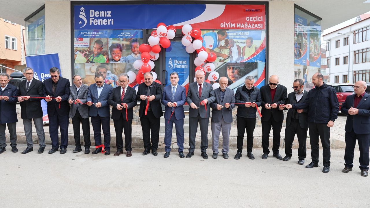 Bayburt'ta ihtiyaç sahipleri için 'geçici giyim mağazası' açıldı