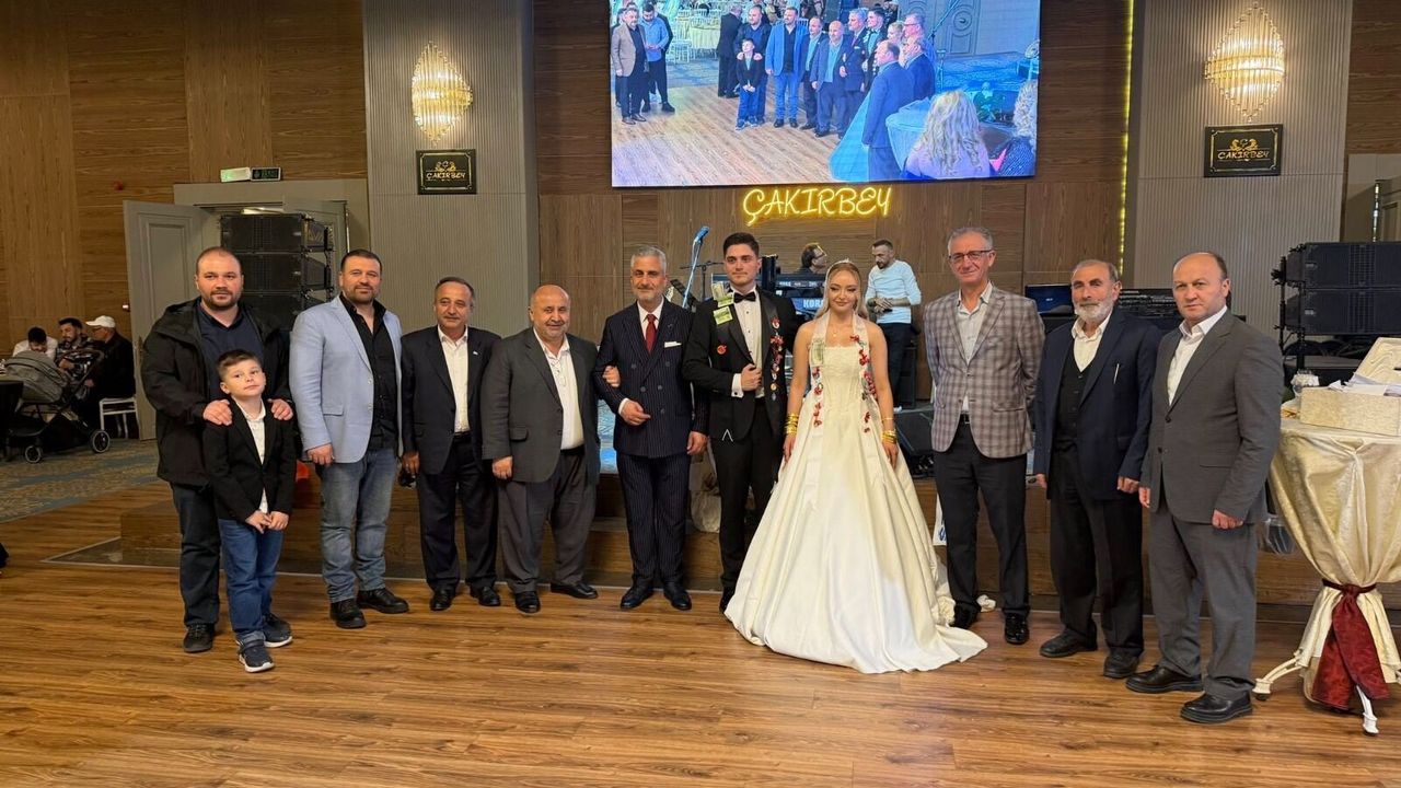 Trabzon’un Tanınmış Aileleri Bu Düğünde Buluştu