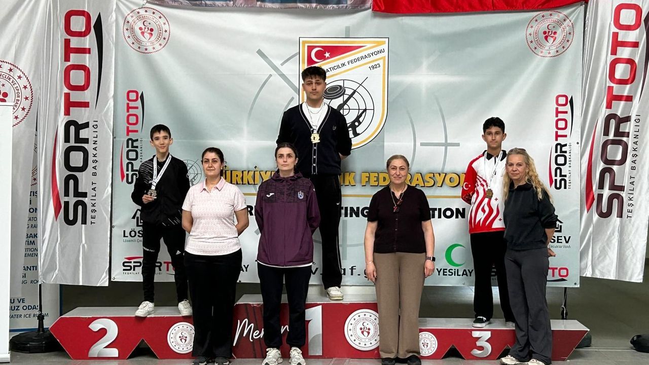 Trabzonlu Sporculardan Mersin’de Madalya Yağmuru