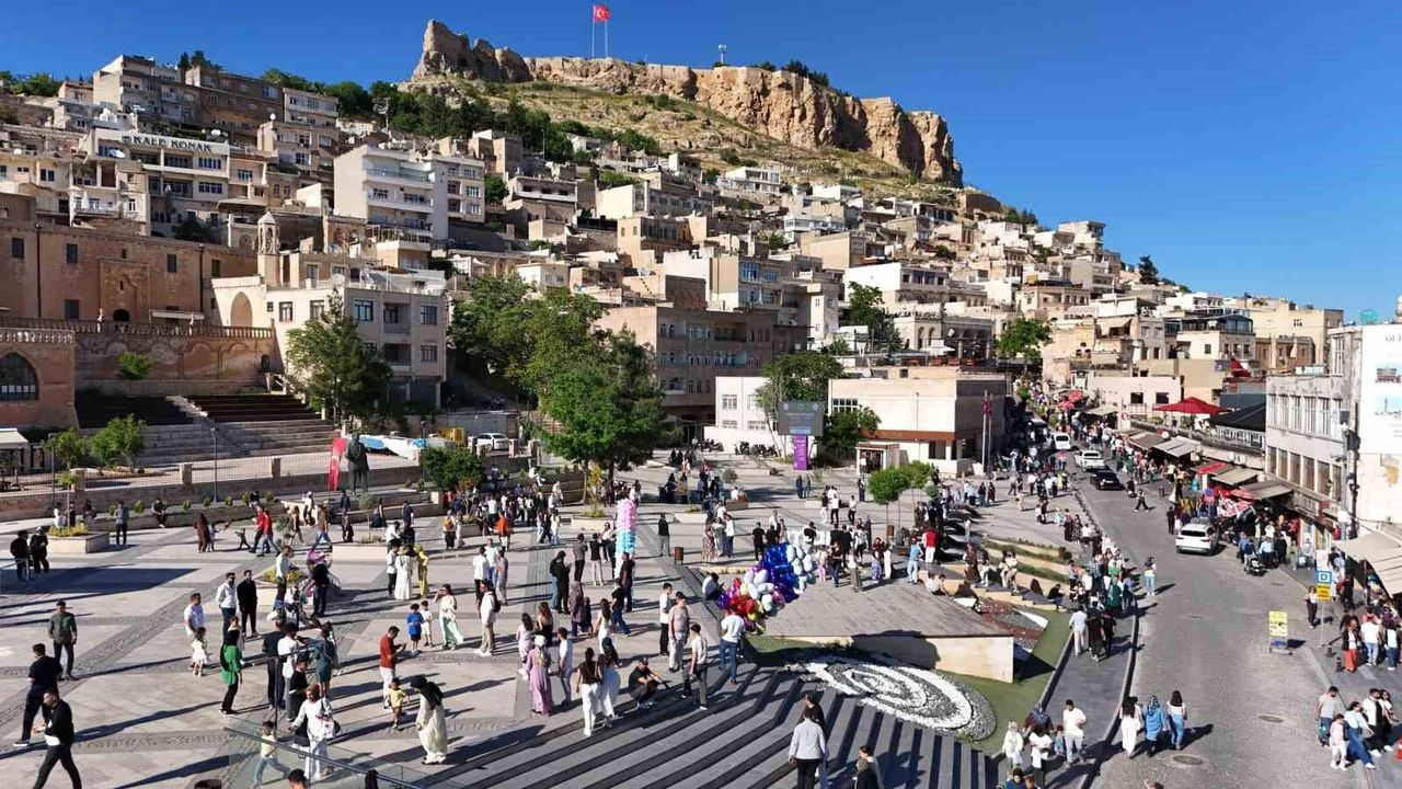 Tarihi kent Mardin, bayramda turistlerin gözdesi oldu