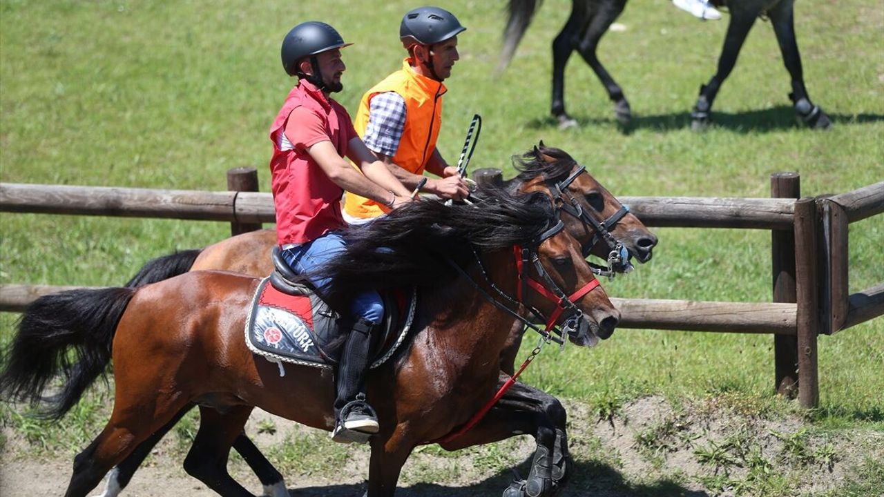 Geleneksel Rahvan At Yarışları düzenlendi