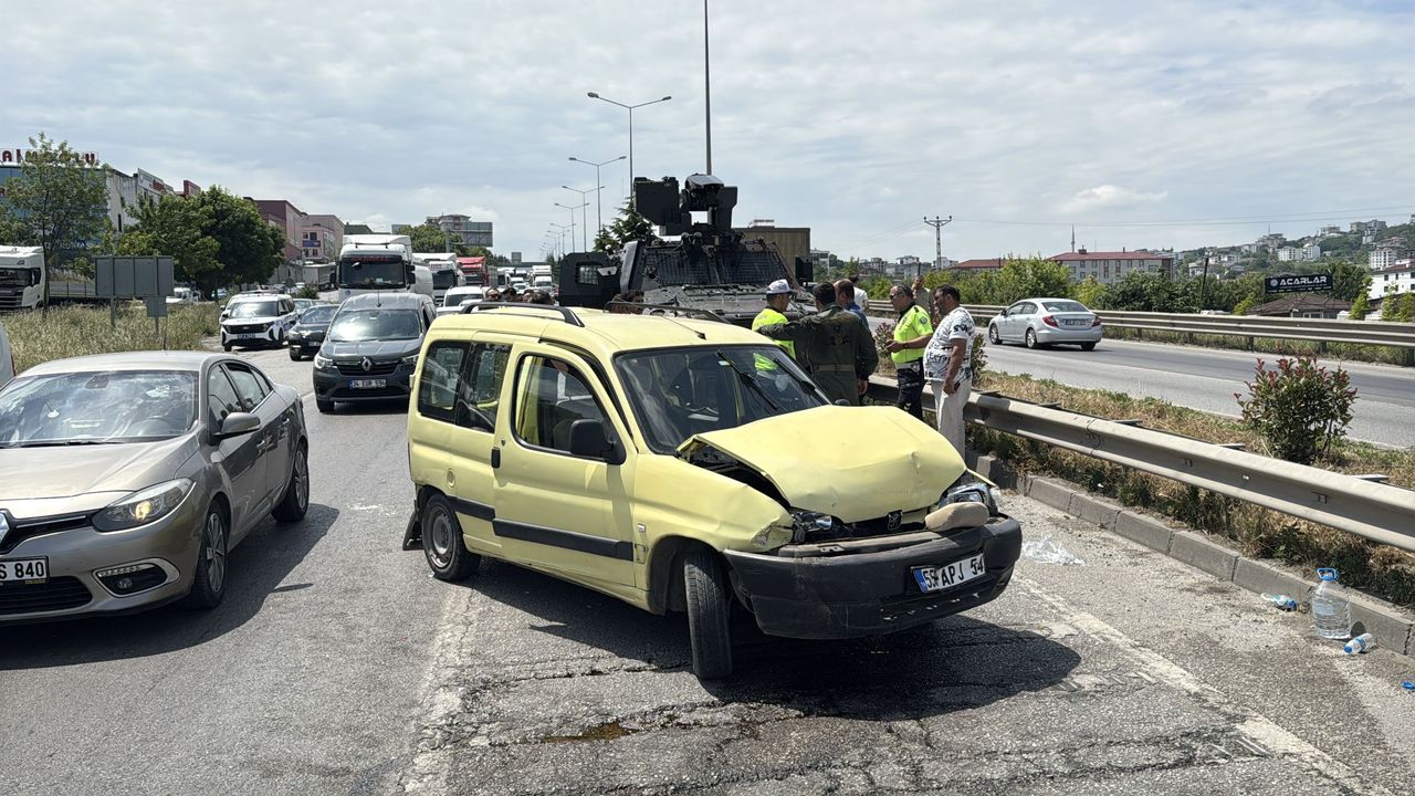 Samsun'da zırhlı polis aracının karıştığı trafik k