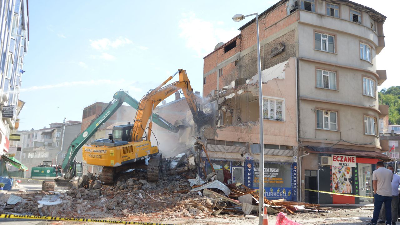 Samsun'un Havza ilçesinde dere üzerindeki son bina