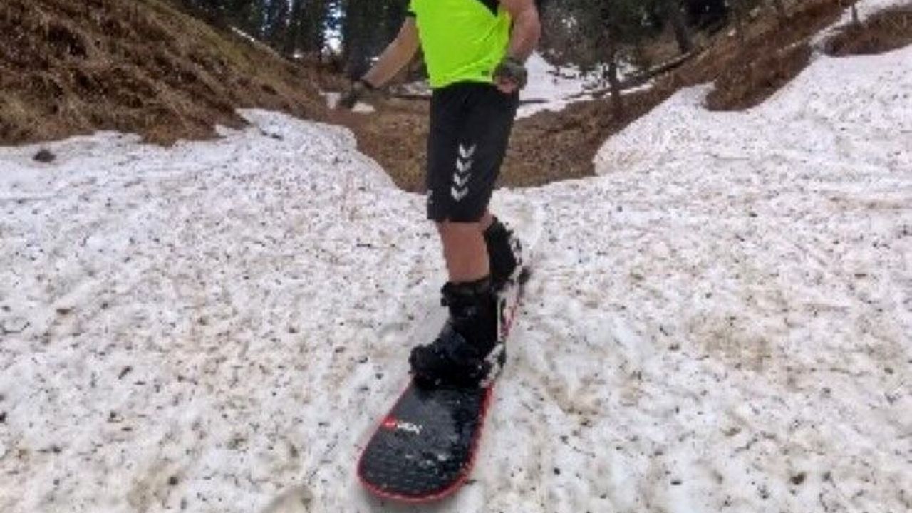 Haziran ayında kar olur mu demeyin, bu şehirde snowboard bil