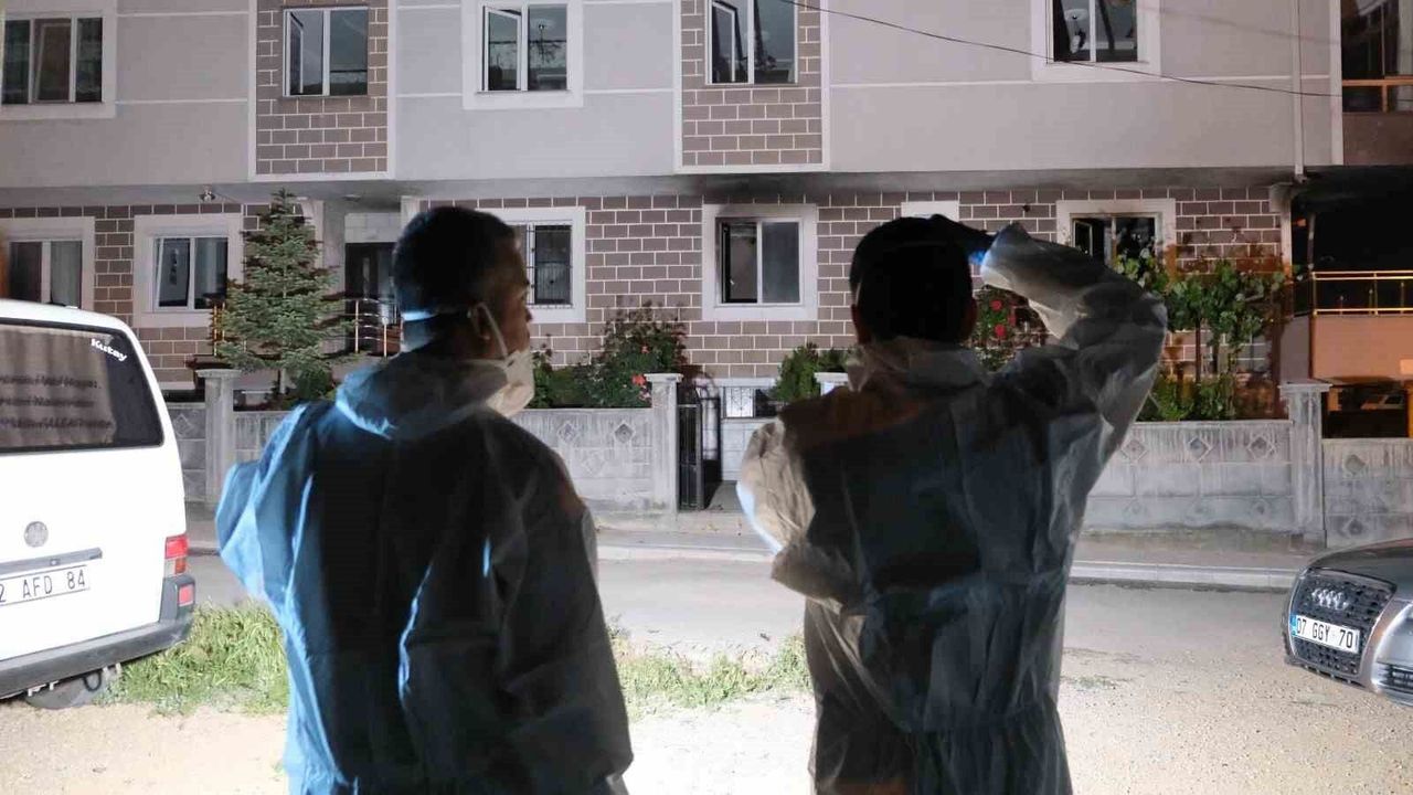 Mutfakta yaşanan patlama sonrası yangın: 3 yaralı