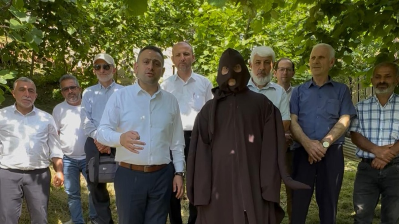 "2. Geleneksel Kokarca Festivali" Başladı! İronik eylem