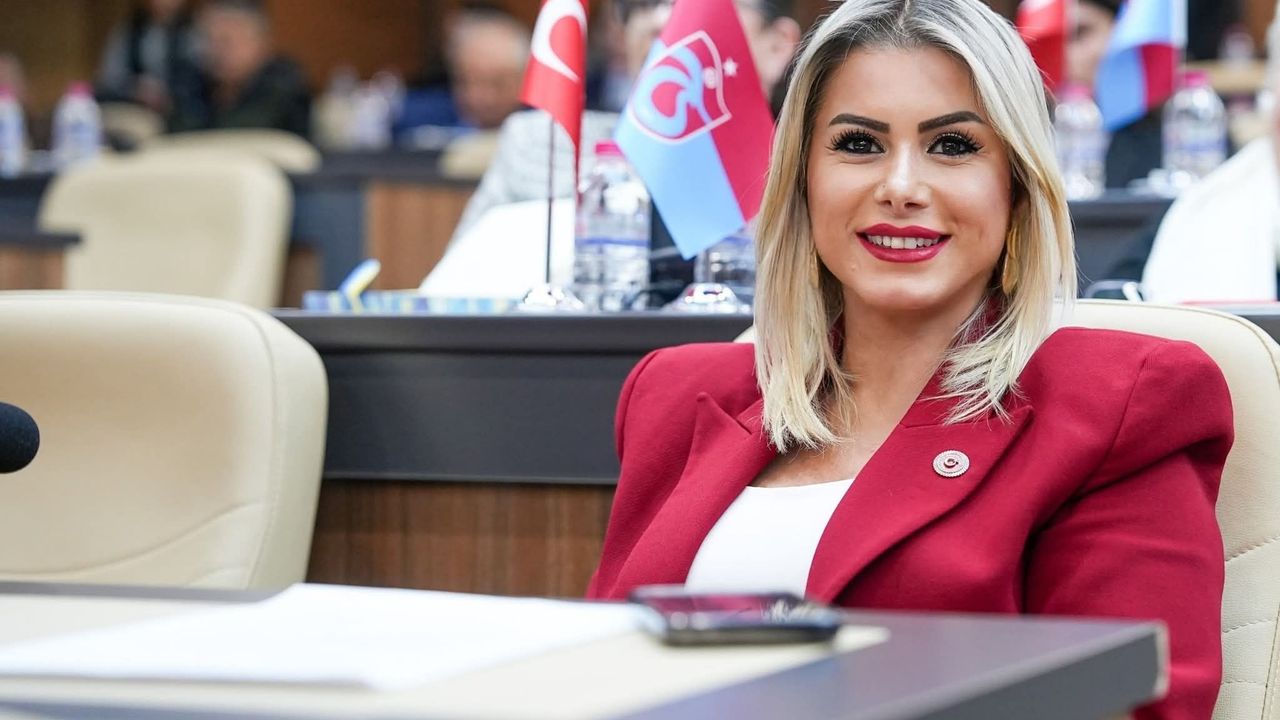 Arzu Öktem’den AK Parti’ye Sert Çıkış: Vatandaş Hi