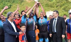 Çarşıbaşı’nda öğretmenler şampiyon oldu