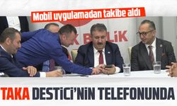 Mustafa Destici Taka'yı mobilden takip ediyor