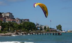 Ordu semaları yamaç paraşütleri ile renklendi