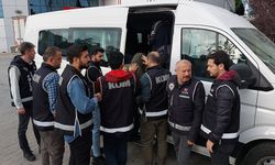Belediyenin çakılını çaldılar