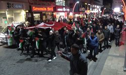 Gümüşhane’de vatandaşlar Filistin için meydanlara çıktı   