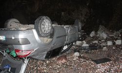 Ordu’da otomobil uçurumdan kumsala düştü