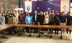 Rize Belediye Başkanı ve RTEÜ Rektörü Gençlerle Buluştu