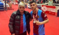 Trabzonlu Milli Boksör Yunus Emre Zozik, Şampiyonada İkinci Oldu ve Sponsora İhtiyaç Duyuyor