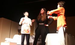 Trabzon Seyir Tiyatrosu "Arızalı Beyinler" Adlı Oyunla Perdelerini Açtı
