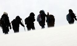 Gümüşhane Dağcıları Karadağ'ın Karlı Zirvesine Yürüyüşü Yaptı! Kalis Yaylasında Kar ve Tipiyle Mücadele Etti