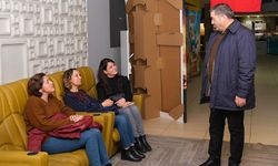 Giresun Belediye Başkanı Aytekin Şenlikoğlu, Esnafları Ziyaret Ederek İstişarede Bulunuyor