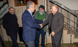 Rize Belediye Başkanı Rahmi Metin, Vatandaşlarla İstişarelerde Bulunuyor