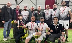 Emin Yapıspor, Espiye'de Düzenlenen 100. Yıl Halı Saha Futbol Turnuvasını Şampiyon Tamamladı"