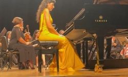 Trabzonspor Marşı Piyano Performansıyla Sahneye Taşındı: Nazlı Hacıalioğlu'nun Nefes Kesen Gösterisi