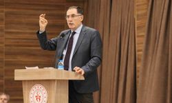 Ombudsman Şeref Malkoç, Gençlerle İnsan Hakları ve Hukuk Temalı Toplantıda Buluştu