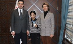 Arsin Cumhuriyet Ortaokulu Öğrencileri Wushu ve Badminton Türkiye Şampiyonaları'nda Zirvede