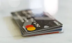Kredi Kartı Kullanıcılarına İyi ve Kötü Haberler: Bankalar Kart Aidatlarını 1.500 TL'ye Kadar Çıkardı