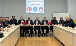 MHP Trabzon İl Başkanı Ömer Ayar yönetim kurulu üyeleri ile birlikte Türkiye Kamu Sen üyeleri ile bir araya geldi