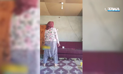 TikTok'ta Skandal Bitmiyor... Türbanlı kadın içeri girene aldırmadan çılgınca dans etti